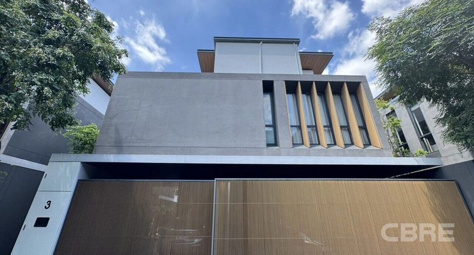Casa en venta de 5 habitaciones en Huai Khwang, Bangkok