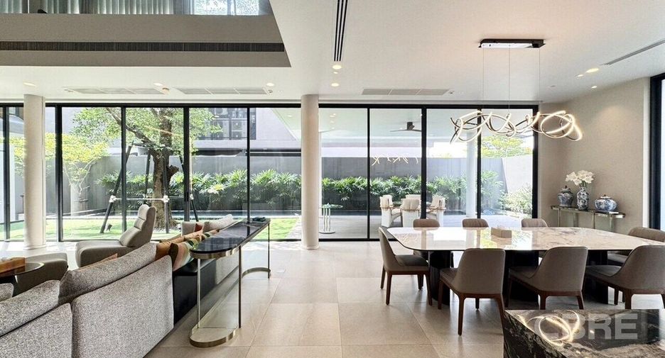 Casa en venta de 5 habitaciones en Huai Khwang, Bangkok