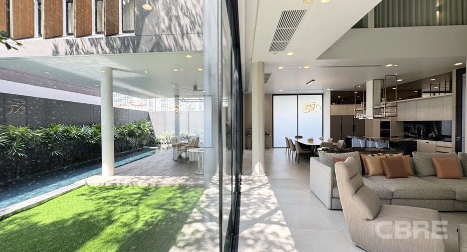 Casa en venta de 5 habitaciones en Huai Khwang, Bangkok