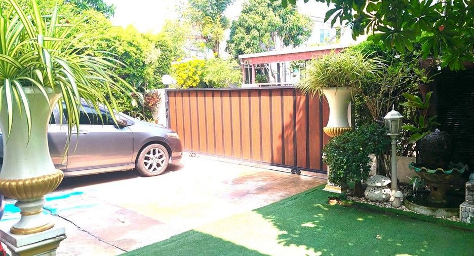 For sale 3 ベッドルーム house in Bang Khun Thian, Bangkok