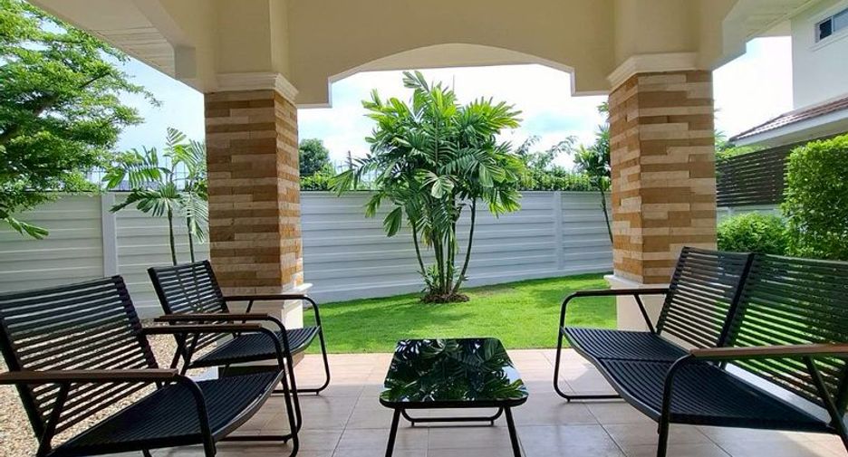 For rent 3 bedrooms house in San Kamphaeng, Chiang Mai