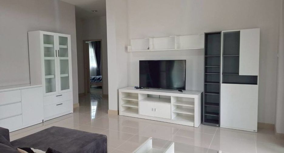For rent 3 bedrooms house in San Kamphaeng, Chiang Mai