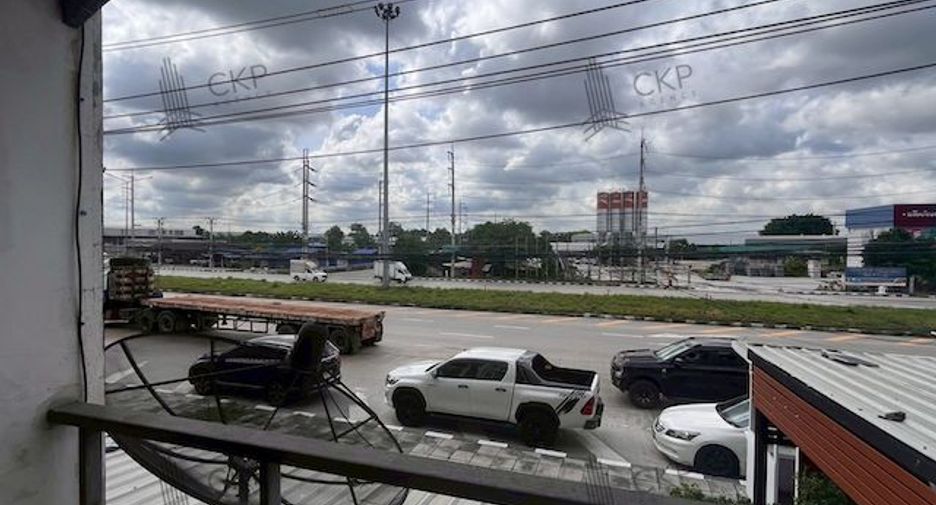 出售 2 卧室 商业空间 在 Si Racha, Chon Buri