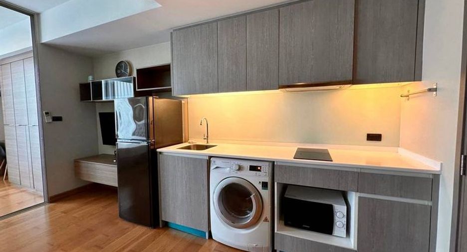 For sale 1 bed condo in Si Racha, Chonburi
