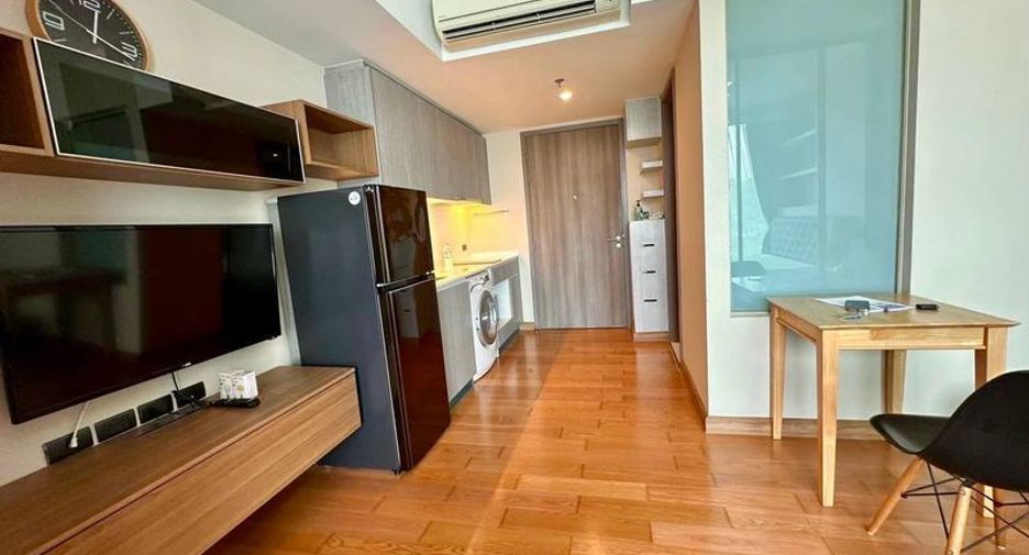 For sale 1 bed condo in Si Racha, Chonburi