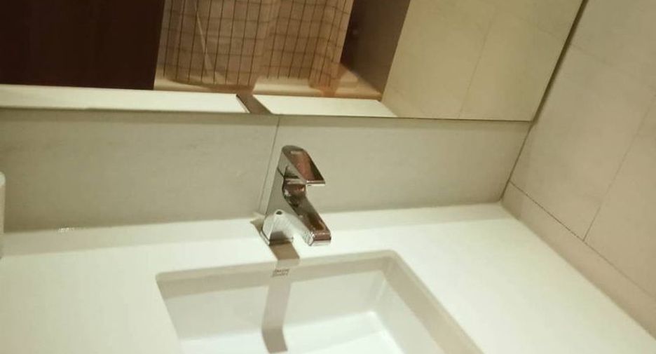 For sale 1 bed condo in Si Racha, Chonburi