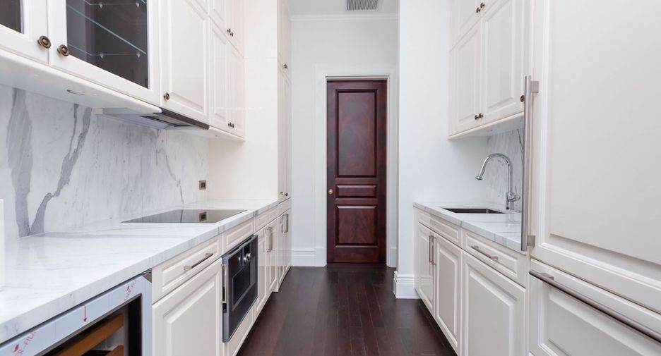 For sale 2 ベッドルーム condo in Pathum Wan, Bangkok