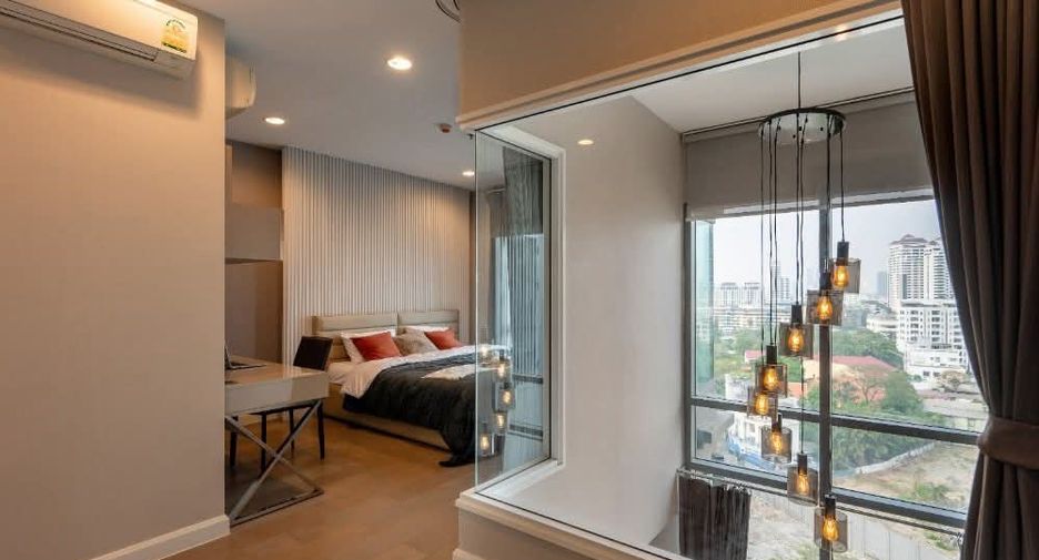 For rent 2 bedrooms condo in Khlong Toei, Bangkok