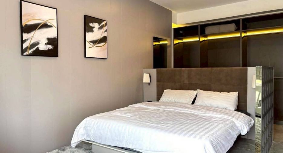 For rent 4 bedrooms house in Watthana, Bangkok