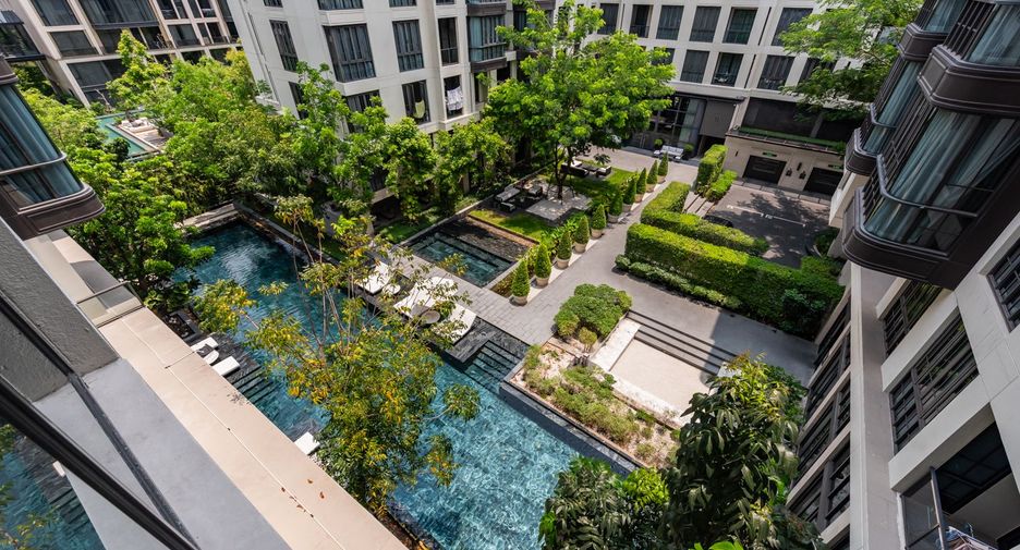 For rent 2 bedrooms condo in Watthana, Bangkok