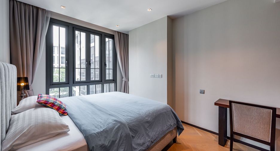 For rent 2 bedrooms condo in Watthana, Bangkok