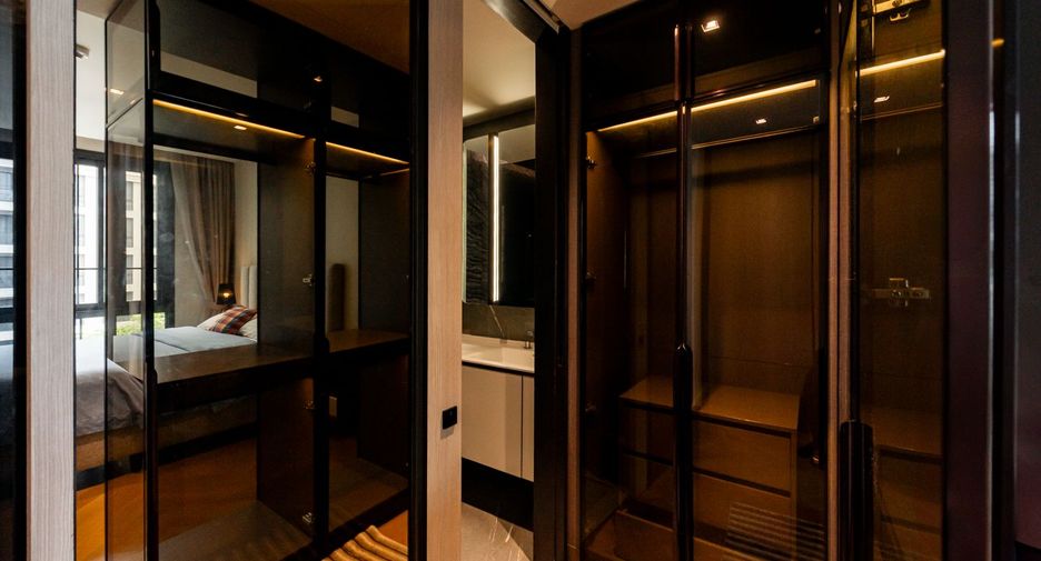 For rent 2 bedrooms condo in Watthana, Bangkok
