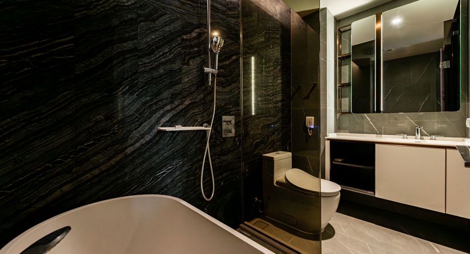 For rent 2 bedrooms condo in Watthana, Bangkok