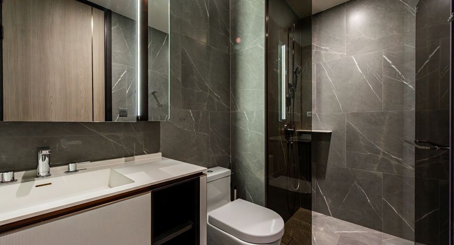 For rent 2 bedrooms condo in Watthana, Bangkok
