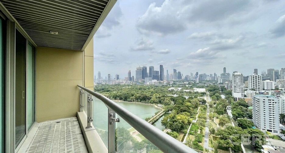 For sale 3 bedrooms condo in Khlong Toei, Bangkok