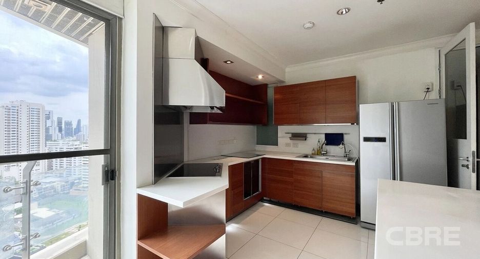 For sale 3 bedrooms condo in Khlong Toei, Bangkok