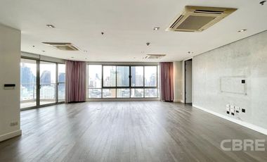 For sale 3 bedrooms condo in Khlong Toei, Bangkok