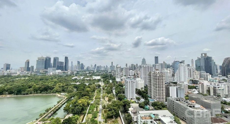 For sale 3 bedrooms condo in Khlong Toei, Bangkok