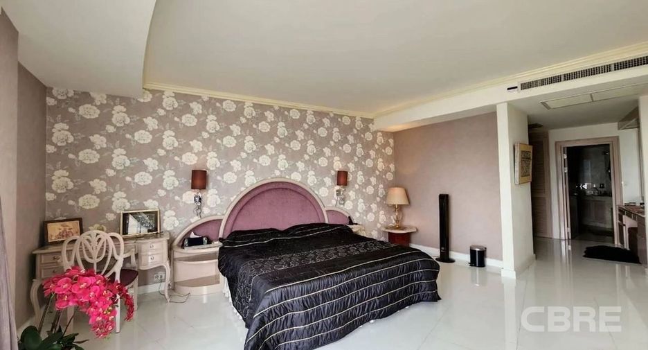 For sale 3 bedrooms condo in Sathon, Bangkok