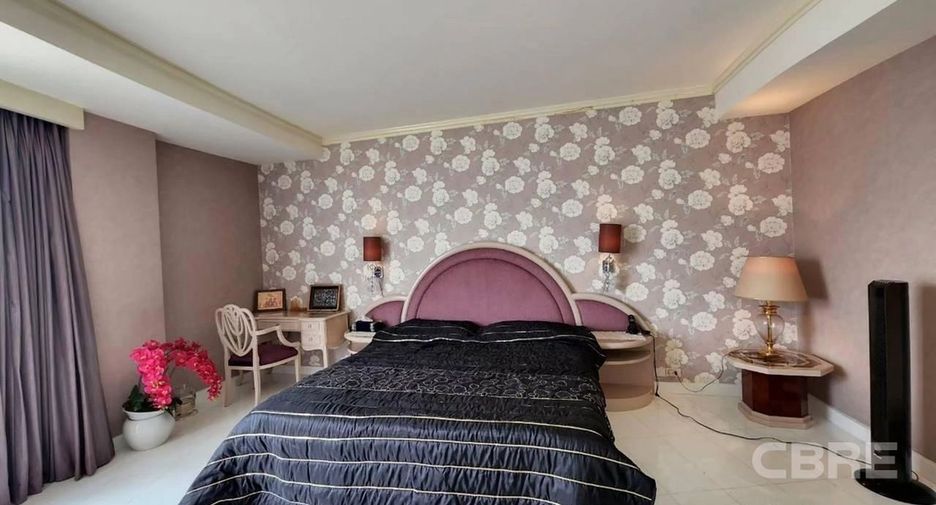 For sale 3 bedrooms condo in Sathon, Bangkok