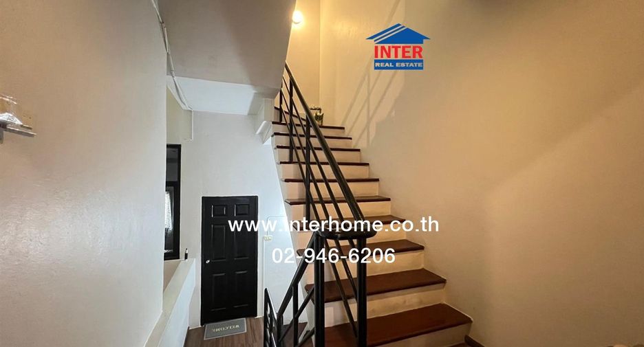 For sale 9 bedrooms townhouse in Wang Thonglang, Bangkok