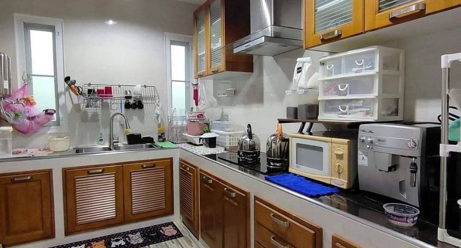 For sale studio house in Din Daeng, Bangkok