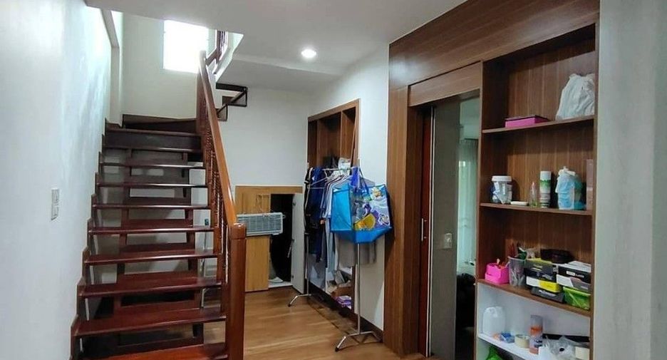 For sale studio house in Din Daeng, Bangkok