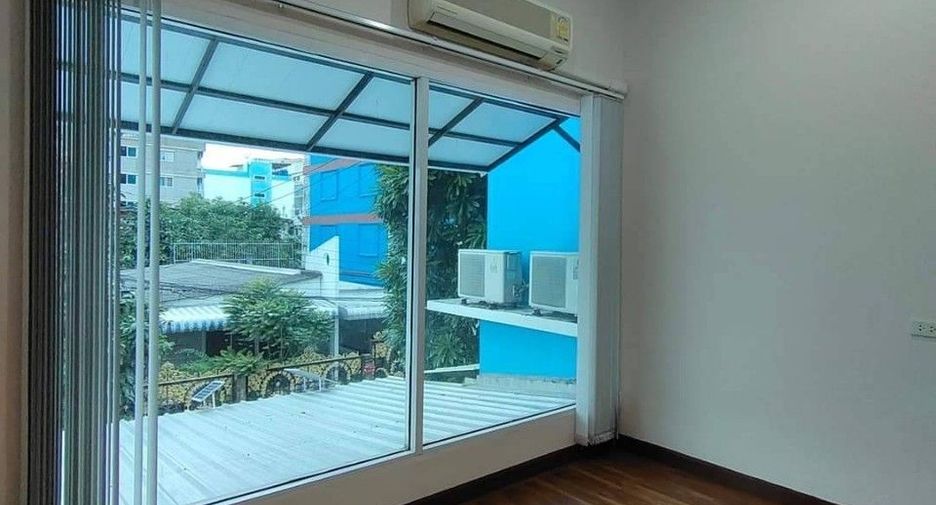 For sale studio house in Din Daeng, Bangkok