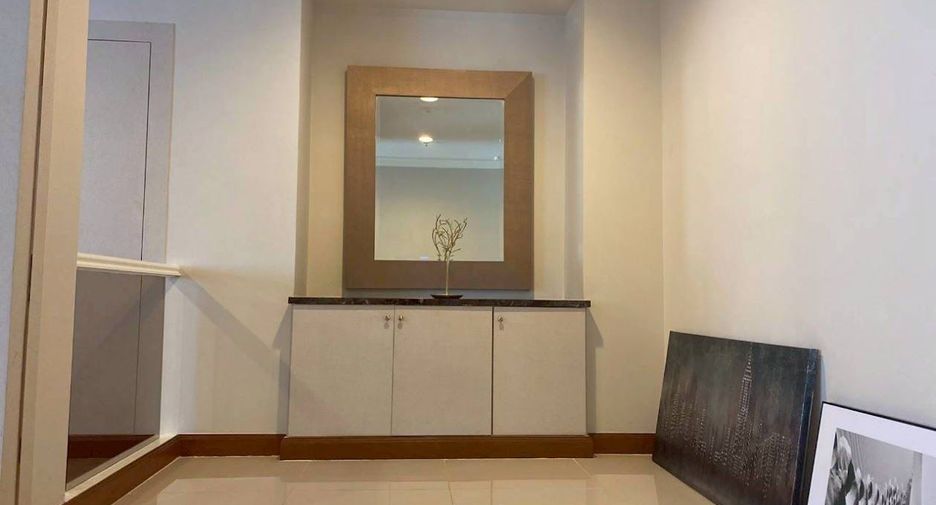 For rent 3 ベッドルーム condo in Watthana, Bangkok