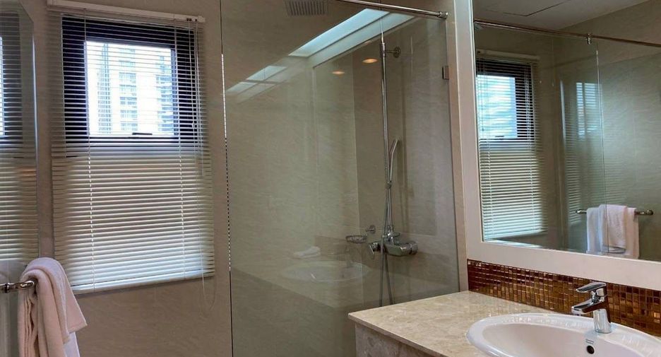 For rent 3 ベッドルーム condo in Watthana, Bangkok