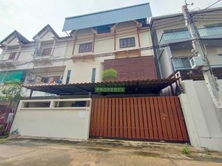 出售 2 卧室 联排别墅 在 Bang Phlat, 曼谷