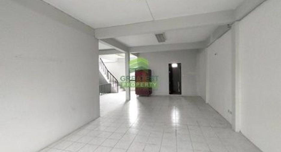 Casa adosada en venta de 2 habitaciones en Bang Phlat, Bangkok