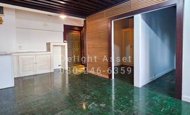 For sale 2 bedrooms condo in Khlong Toei, Bangkok