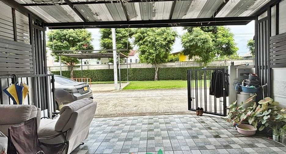 Casa adosada en venta de 3 habitaciones en Bang Kruai, Nonthaburi