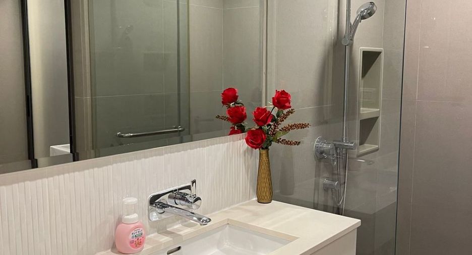 For rent and for sale 1 bed condo in Khlong Toei, Bangkok