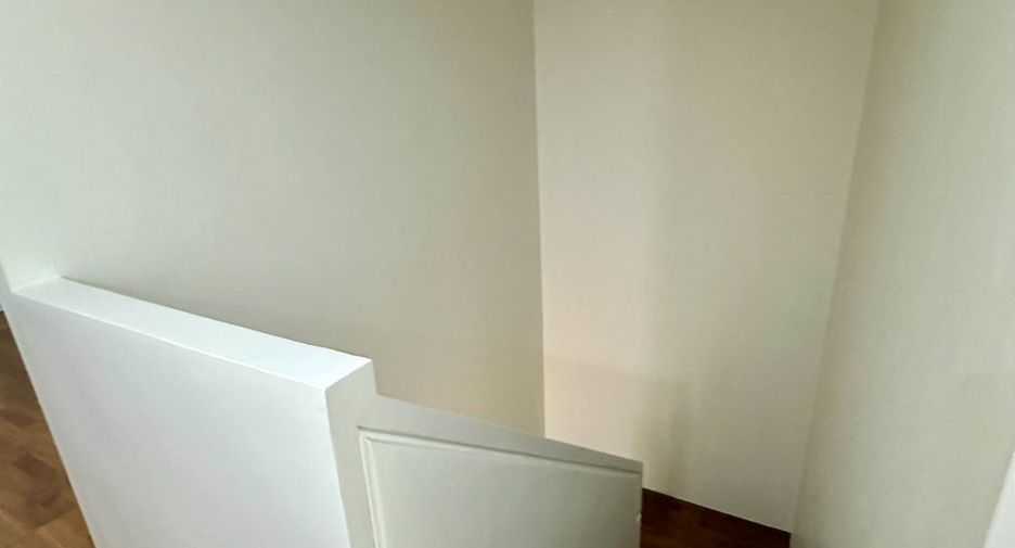 For sale 3 bedrooms condo in Watthana, Bangkok