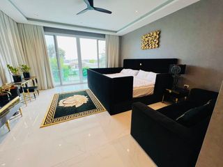 Villa en alquiler y en venta de 10 habitaciones en Bang Lamung, Chonburi