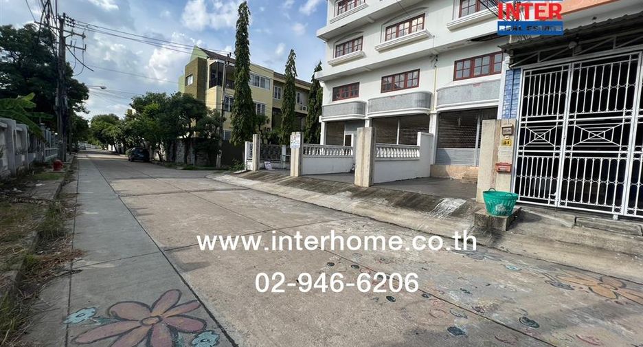 Reihenhaus zum Kauf mit 9 Zimmer in Prawet, Bangkok