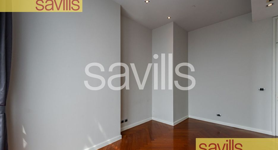 For sale 4 bedrooms condo in Khlong Toei, Bangkok