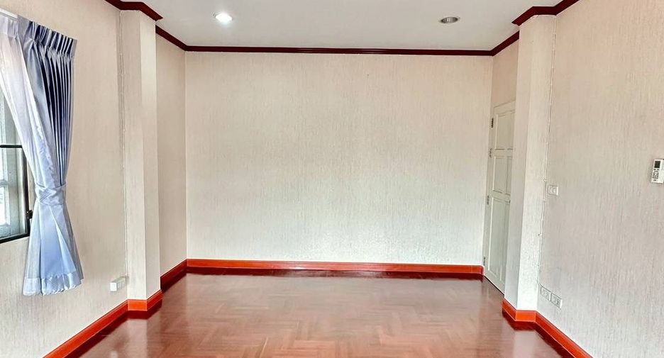 For sale 4 bedrooms house in Bang Bua Thong, Nonthaburi