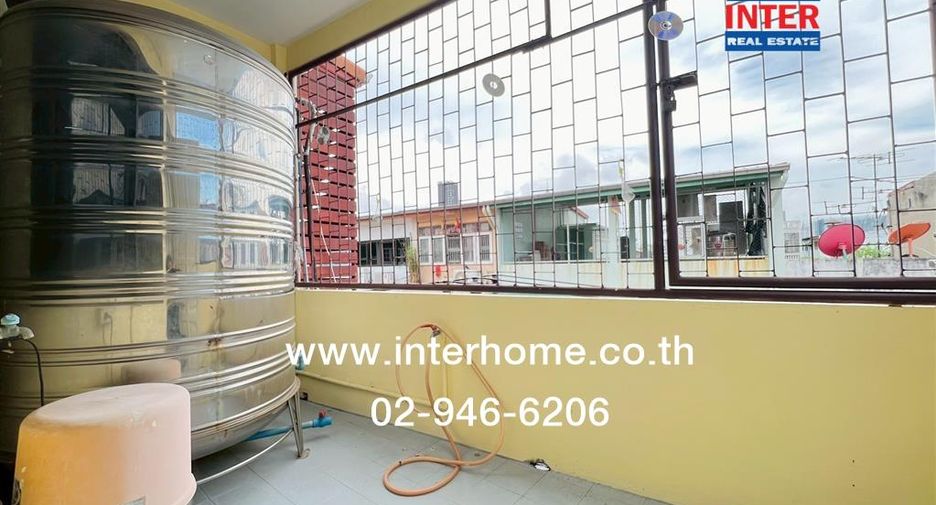 For rent and for sale 4 bedrooms retail Space in Yan Nawa, Bangkok