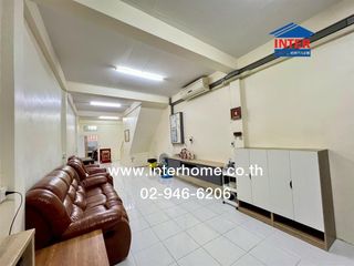 For rent and for sale 4 bedrooms retail Space in Yan Nawa, Bangkok