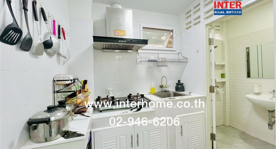 For rent and for sale 4 bedrooms retail Space in Yan Nawa, Bangkok