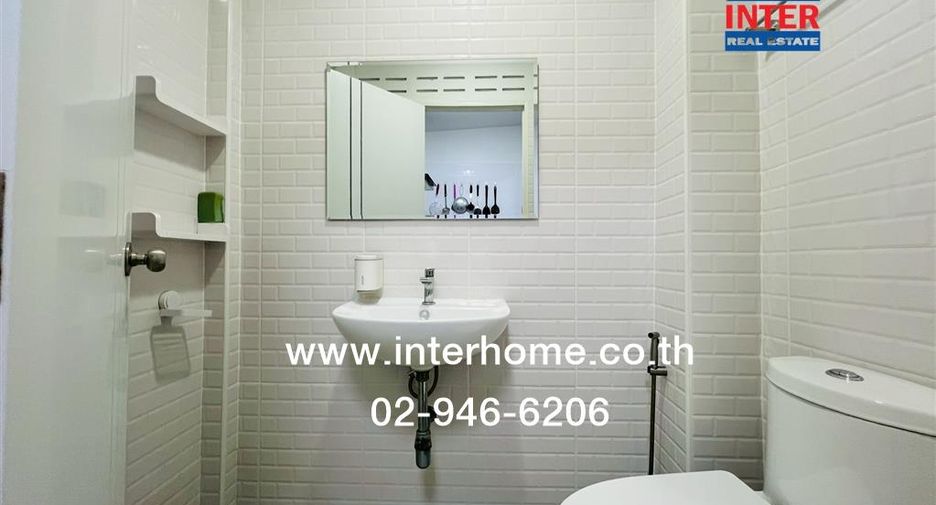 For rent and for sale 4 bedrooms retail Space in Yan Nawa, Bangkok