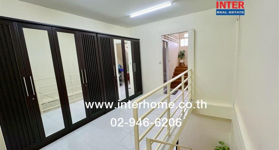 For rent and for sale 4 bedrooms retail Space in Yan Nawa, Bangkok