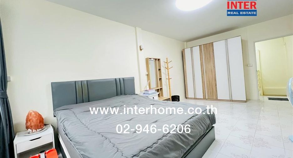 For rent and for sale 4 bedrooms retail Space in Yan Nawa, Bangkok