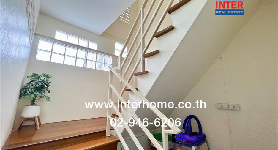 For rent and for sale 4 bedrooms retail Space in Yan Nawa, Bangkok