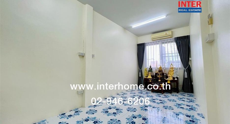 For rent and for sale 4 bedrooms retail Space in Yan Nawa, Bangkok