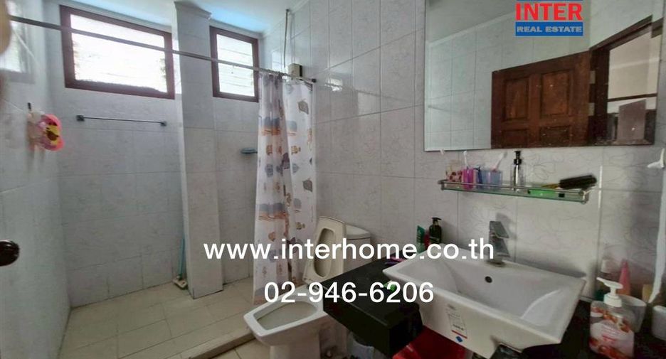 For sale 5 bedrooms house in Thawi Watthana, Bangkok