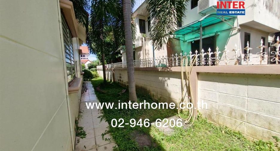 For sale 5 bedrooms house in Thawi Watthana, Bangkok
